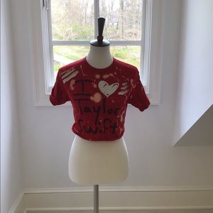 A Taylor Swift tshirt
